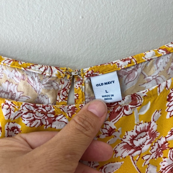 Old Navy Sz L Halter Yellow Floral Tank Top Square Neck Camisole Pullover - Picture 2 of 6